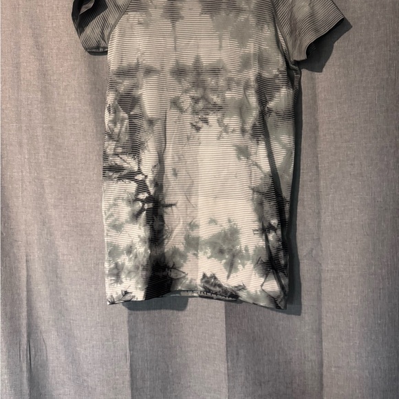 Lululemon swiftly tech size 6 - Picture 4 of 4